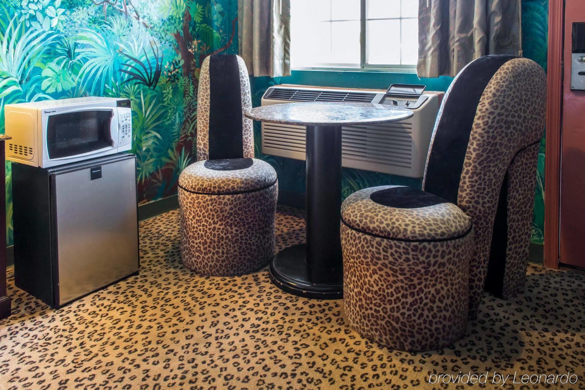 Econo Lodge Absecon Bagian luar foto